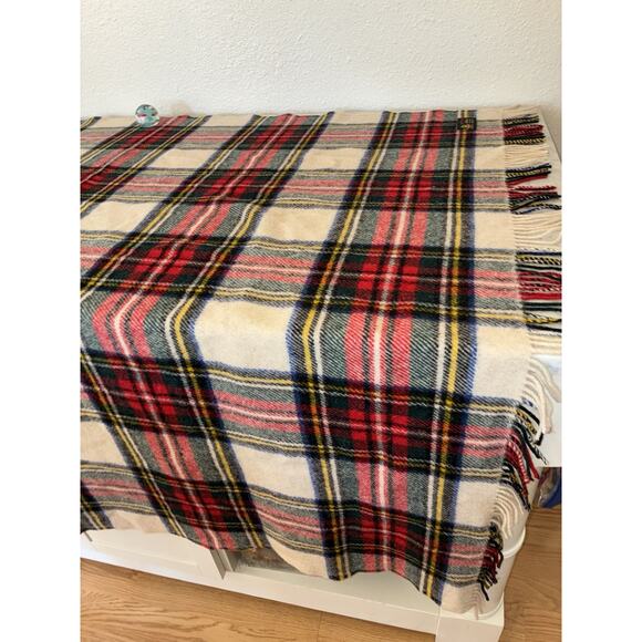 House Of Scotland All Wool Plaid Blanket 65” X 56” Red Cream Yellow - Picture 4 of 5